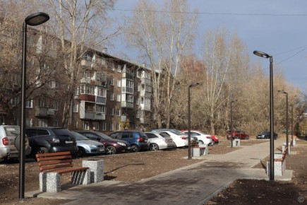 В Ленинском районе торжественно открыли сквер по ул.Антона Петрова, 200 после завершения второго этапа благоустройства, выполненного в рамках городского инициативного бюджетирования