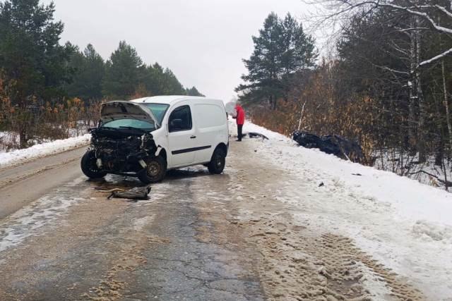 Мужчина получил серьёзные травмы в лобовом столкновении в Панкрушихинском районе Мужчина получил серьёзные травмы в лобовом столкновении в Панкрушихинском районе