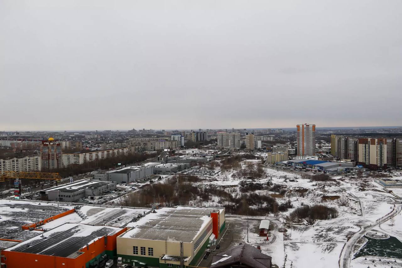 Территория бывшего пустыря за ТРЦ "Европа" стала чище, ровнее и просторнее Территория бывшего пустыря за ТРЦ "Европа" стала чище, ровнее и просторнее