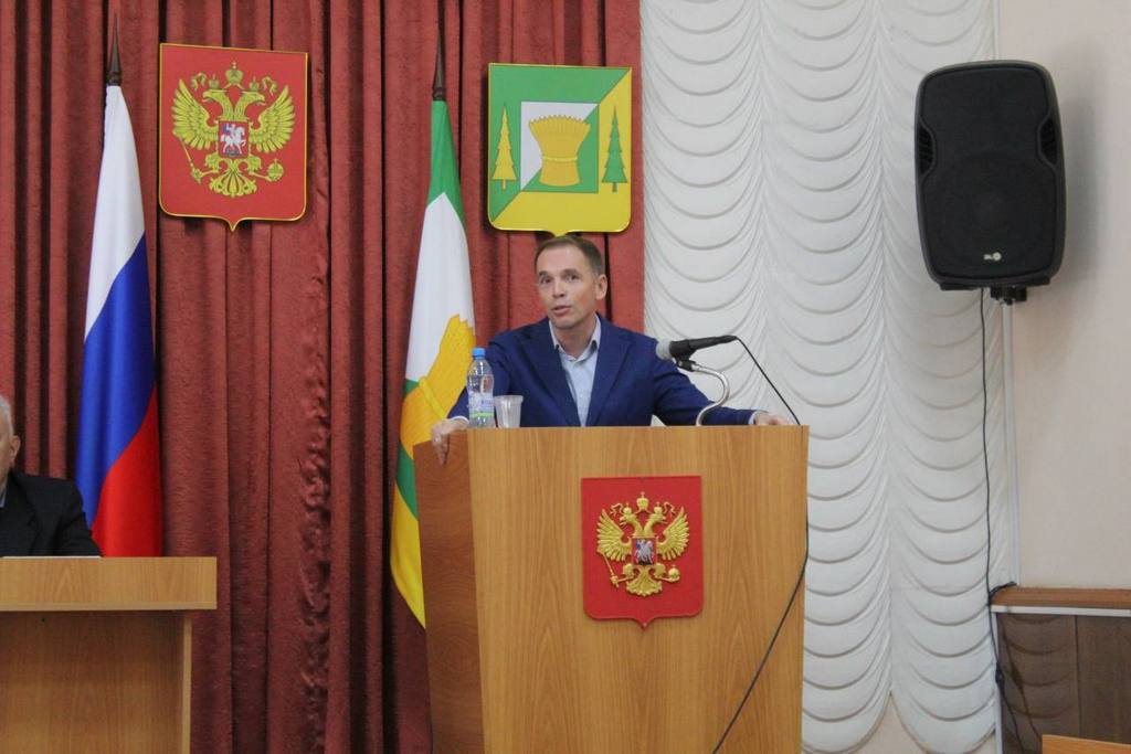 Александр Молотов оценил систему образования Троицкого района