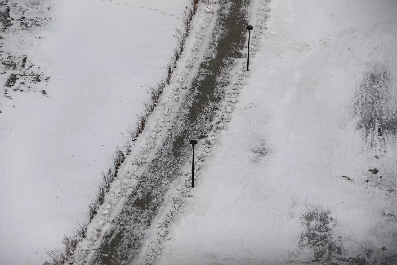 Территория бывшего пустыря за ТРЦ "Европа" стала чище, ровнее и просторнее Территория бывшего пустыря за ТРЦ "Европа" стала чище, ровнее и просторнее