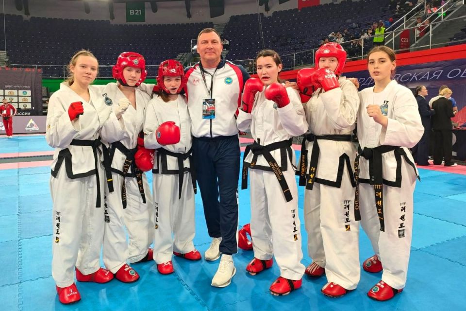 Алтайские спортсмены завоевали 15 медалей на Кубке России и Всероссийских соревнованиях «Кубок Урала» по тхэквондо ИТФ в Екатеринбурге