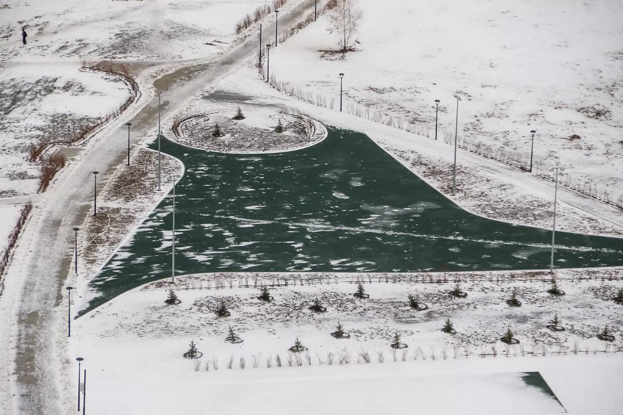 Территория бывшего пустыря за ТРЦ "Европа" стала чище, ровнее и просторнее Территория бывшего пустыря за ТРЦ "Европа" стала чище, ровнее и просторнее