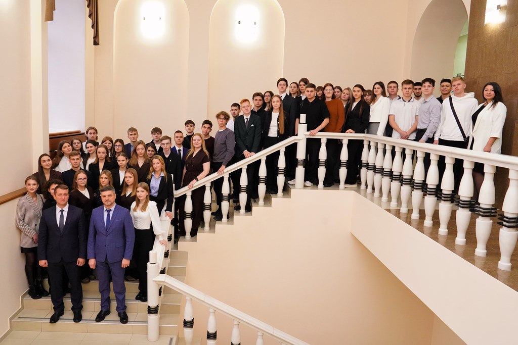 В городской Думе провели лекцию и экскурсию для студентов В городской Думе провели лекцию и экскурсию для студентов