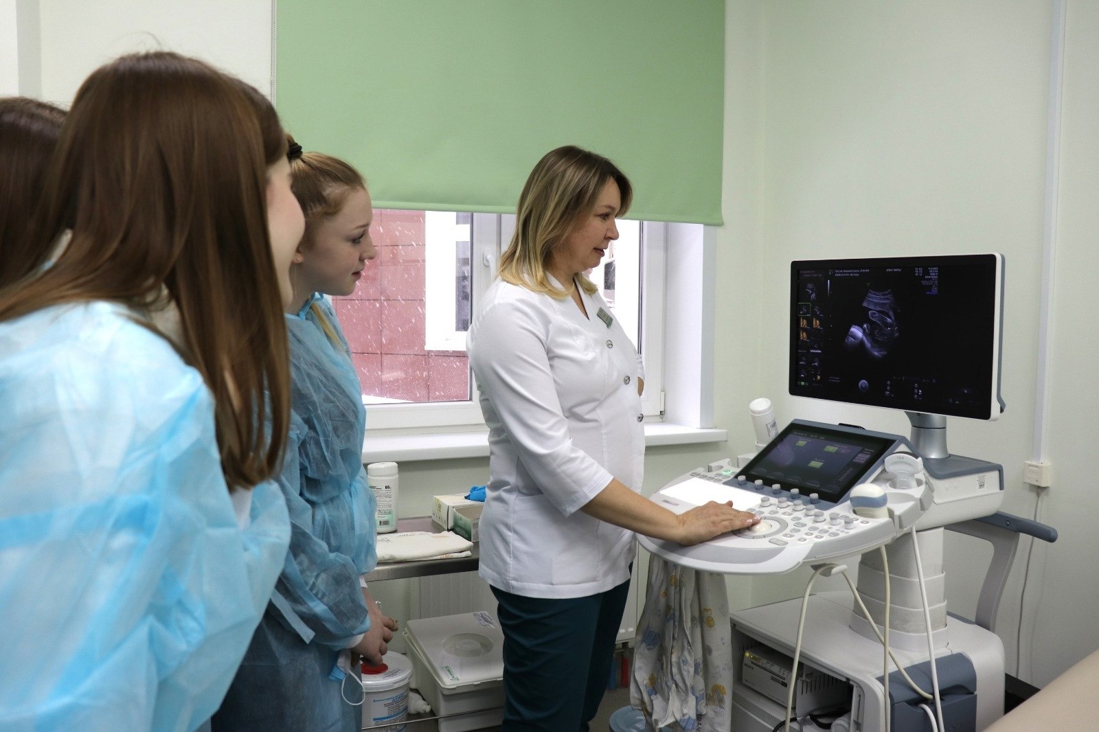 Ирина Молчанова провела профориентационную встречу для учащихся школы № 48 Ирина Молчанова провела профориентационную встречу для учащихся школы № 48