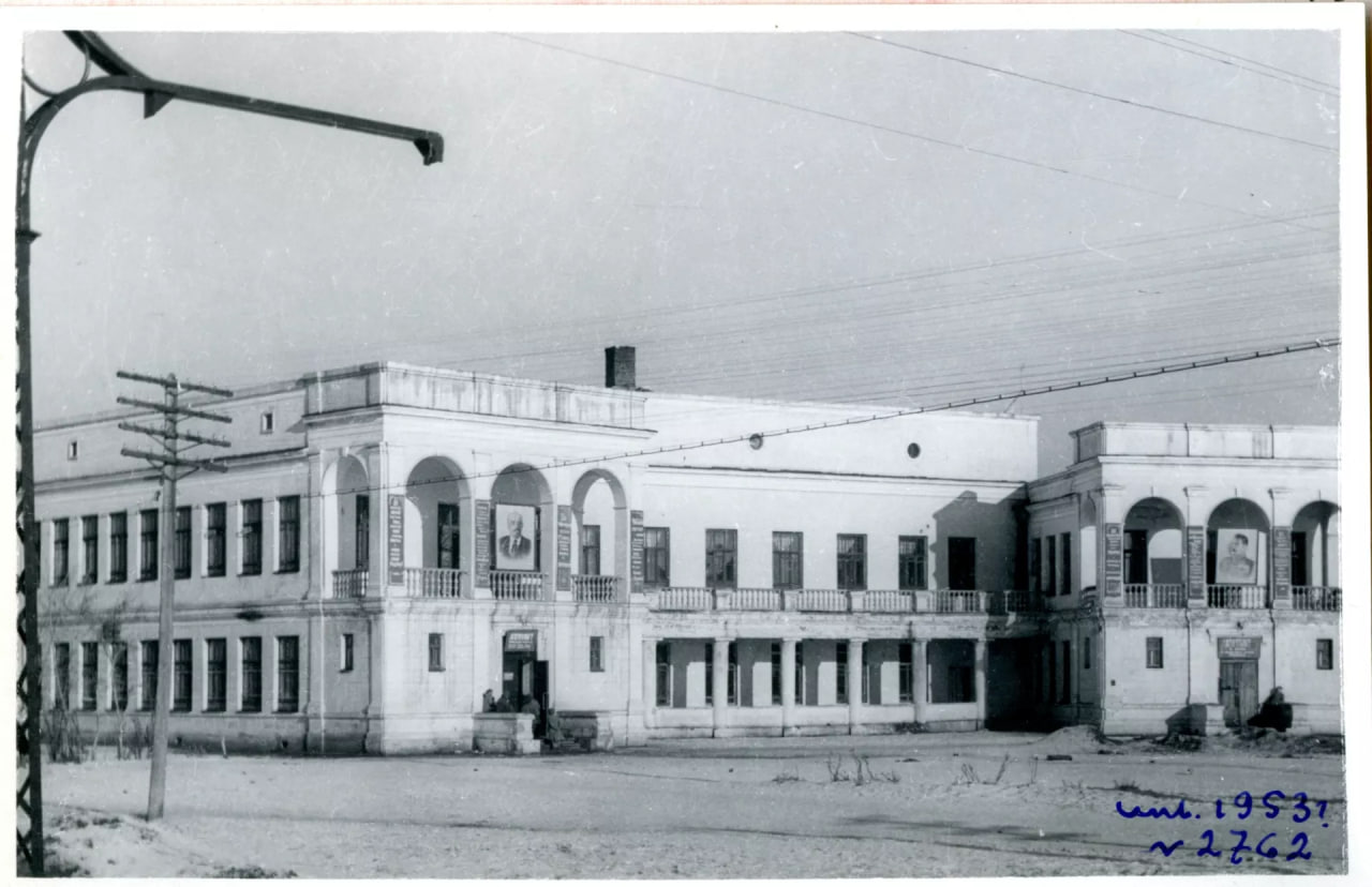 Здание Художественного музея в Барнауле – это, пожалуй, самый известный долгострой в Алтайском крае Здание Художественного музея в Барнауле – это, пожалуй, самый известный долгострой в Алтайском крае