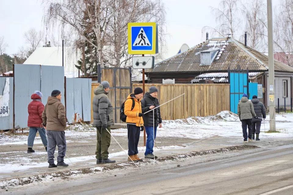 В Бийске обучают слепых ориентироваться на местности В Бийске обучают слепых ориентироваться на местности