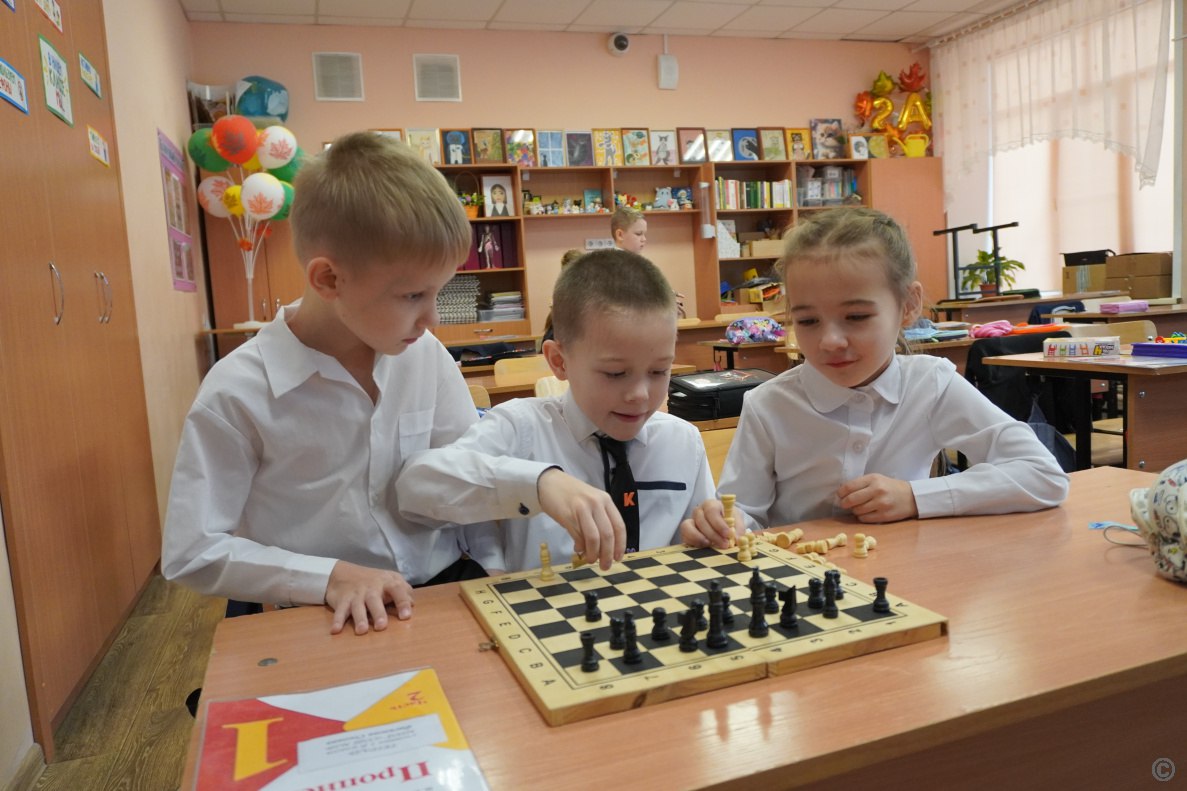 Общественники проверили работу барнаульской школы № 59 Общественники проверили работу барнаульской школы № 59