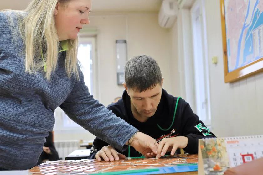 В Бийске обучают слепых ориентироваться на местности В Бийске обучают слепых ориентироваться на местности