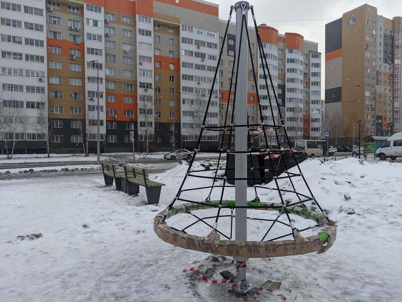 В Барнауле в сквере "Взлетный" на пересечении улиц Сергея Ускова и Взлетной завершаются работы по строительству новой детской площадки В Барнауле в сквере "Взлетный" на пересечении улиц Сергея Ускова и Взлетной завершаются работы по строительству новой детской площадки