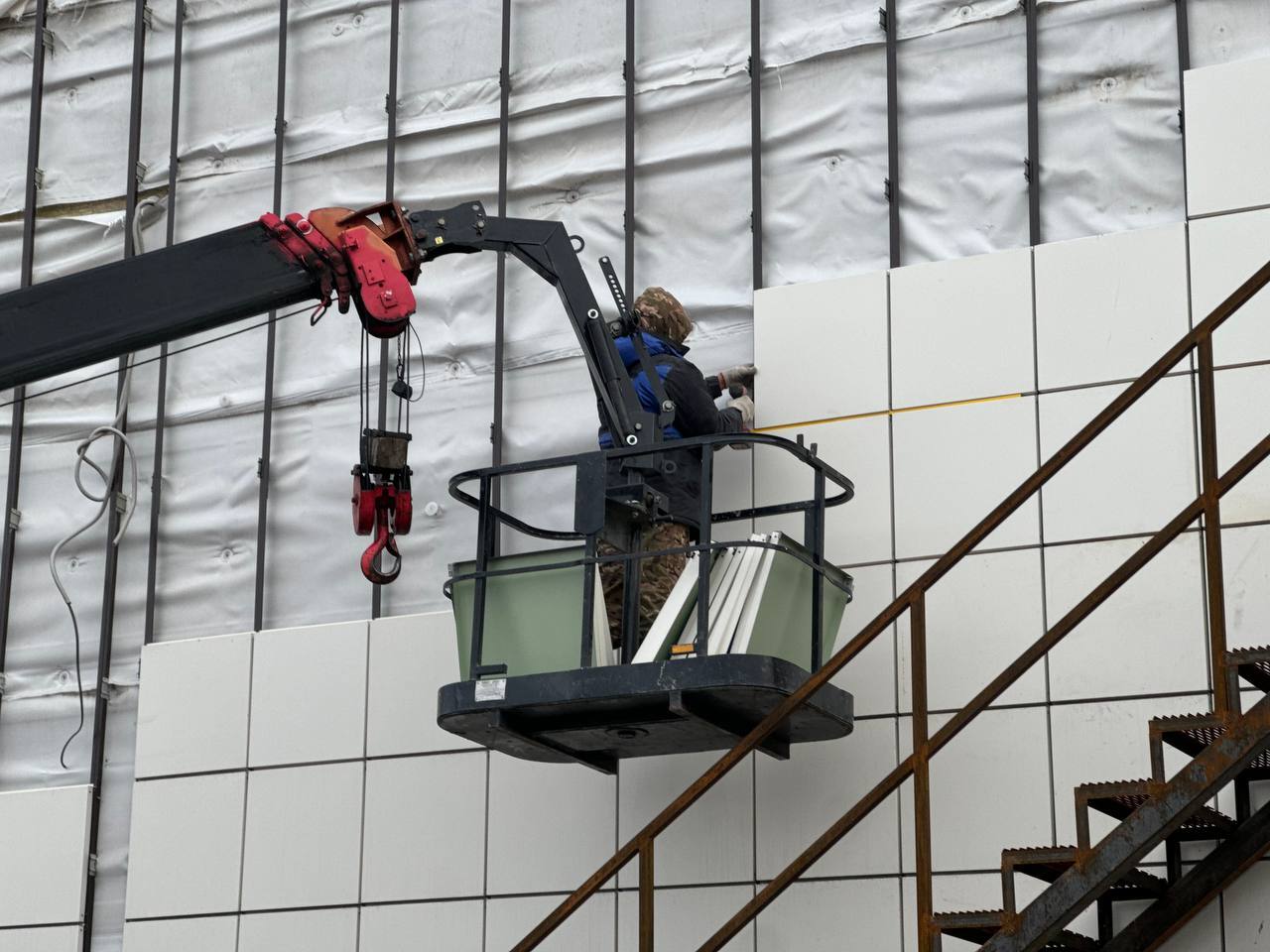 Капитальный ремонт Детско-юношеского центра по ул. Одесской, 6 близится к завершению Капитальный ремонт Детско-юношеского центра по ул. Одесской, 6 близится к завершению