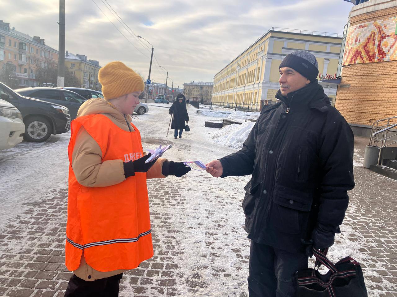 Сотрудники Госавтоинспекции Барнаула провели акцию «Ангелы безопасности» Сотрудники Госавтоинспекции Барнаула провели акцию «Ангелы безопасности»