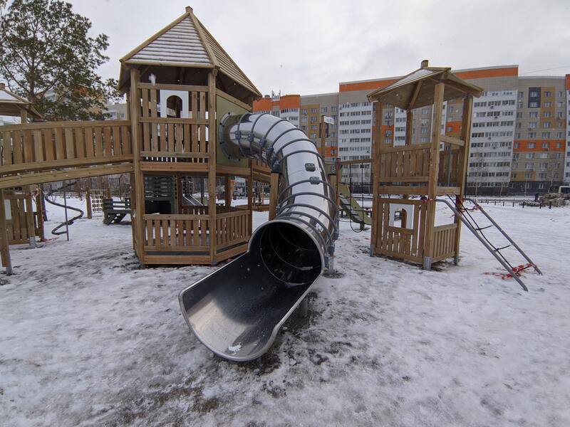 В Барнауле в сквере "Взлетный" на пересечении улиц Сергея Ускова и Взлетной завершаются работы по строительству новой детской площадки В Барнауле в сквере "Взлетный" на пересечении улиц Сергея Ускова и Взлетной завершаются работы по строительству новой детской площадки