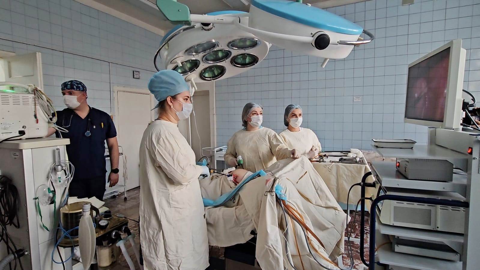 В Центральной городской больнице Бийска расширились возможности лапароскопических гинекологических операций