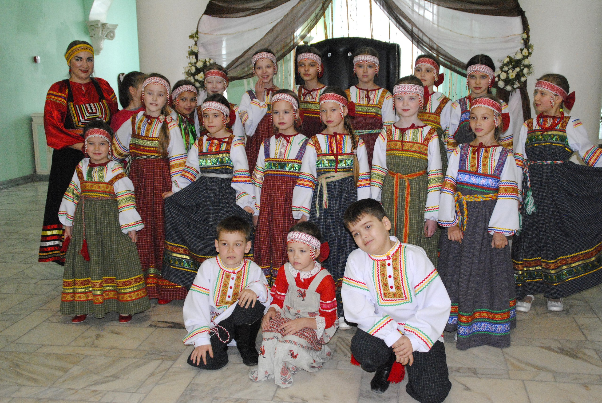 Соприкосновение прошлым. Проект Городского Дворца культуры «Дворцовые тайны: секреты из сундука» в текущем году стал победителем социально-значимых проектов Благотворительного фонда Андрея Мельниченко, направленного на... Соприкосновение прошлым. Проект Городского Дворца культуры «Дворцовые тайны: секреты из сундука» в текущем году стал победителем социально-значимых проектов Благотворительного фонда Андрея Мельниченко, направленного на...