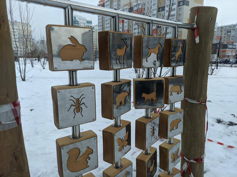 В Барнауле в сквере "Взлетный" на пересечении улиц Сергея Ускова и Взлетной завершаются работы по строительству новой детской площадки В Барнауле в сквере "Взлетный" на пересечении улиц Сергея Ускова и Взлетной завершаются работы по строительству новой детской площадки