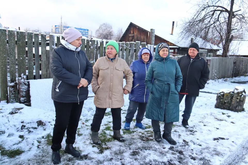 Жителей Зелёнки держит в страхе стая из 30 собак Жителей Зелёнки держит в страхе стая из 30 собак