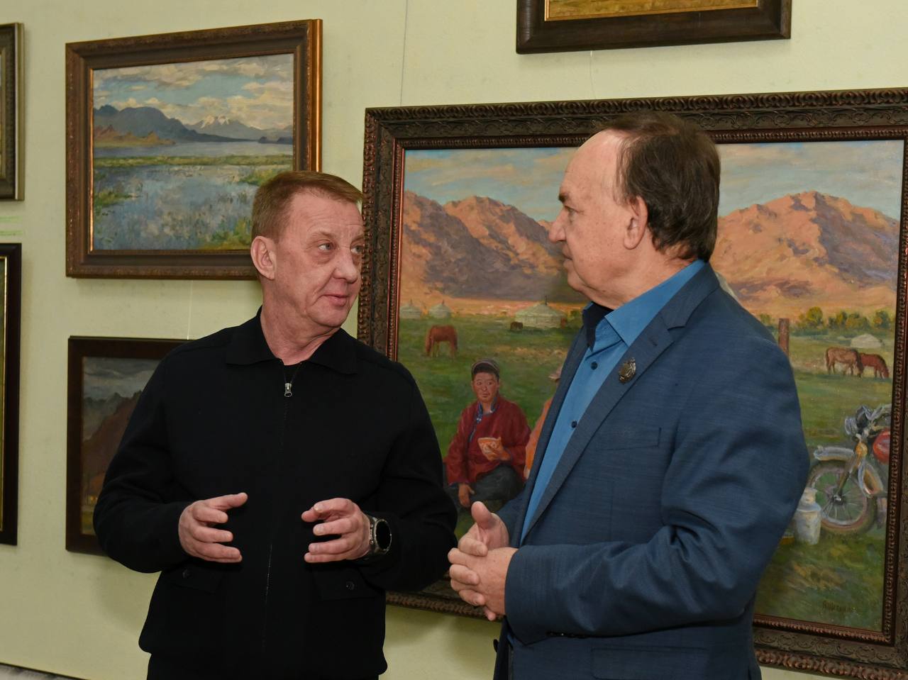Вячеслав Франк встретился с представителем алтайской династии художников Анатолием Щетининым Вячеслав Франк встретился с представителем алтайской династии художников Анатолием Щетининым