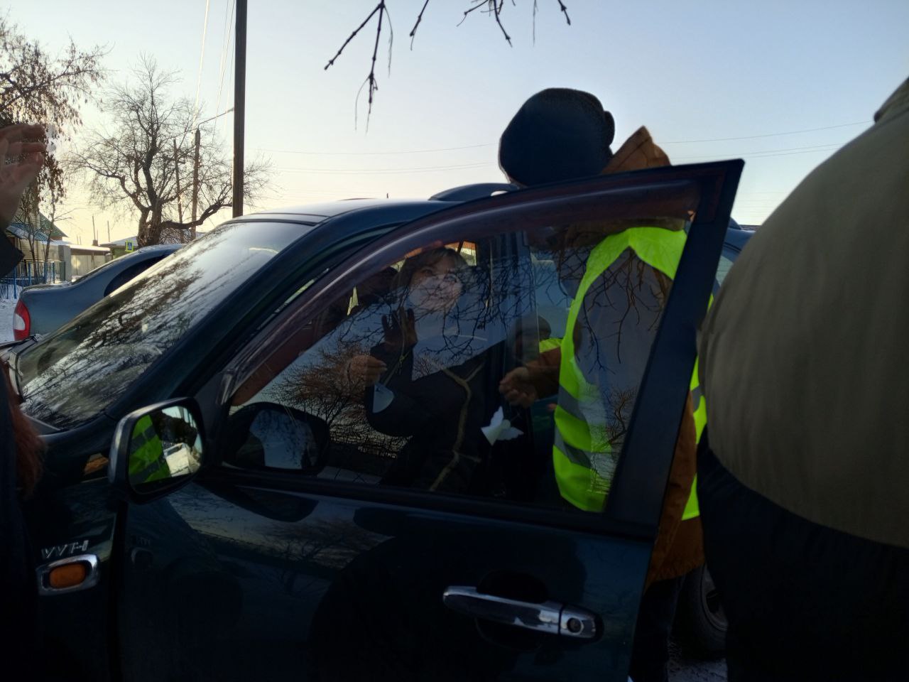 14 ноября 2025 года юные инспекторы движения отряда «Хранители дорог» совместно с сотрудниками ГИБДД МО МВД «Каменский» провели профилактическую акцию «Ангел в дорогу», приуроченную к Всемирному дню памяти жертв... 14 ноября 2025 года юные инспекторы движения отряда «Хранители дорог» совместно с сотрудниками ГИБДД МО МВД «Каменский» провели профилактическую акцию «Ангел в дорогу», приуроченную к Всемирному дню памяти жертв...