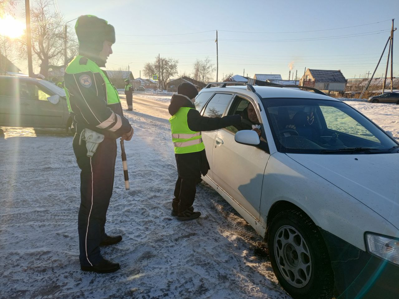 14 ноября 2025 года юные инспекторы движения отряда «Хранители дорог» совместно с сотрудниками ГИБДД МО МВД «Каменский» провели профилактическую акцию «Ангел в дорогу», приуроченную к Всемирному дню памяти жертв... 14 ноября 2025 года юные инспекторы движения отряда «Хранители дорог» совместно с сотрудниками ГИБДД МО МВД «Каменский» провели профилактическую акцию «Ангел в дорогу», приуроченную к Всемирному дню памяти жертв...