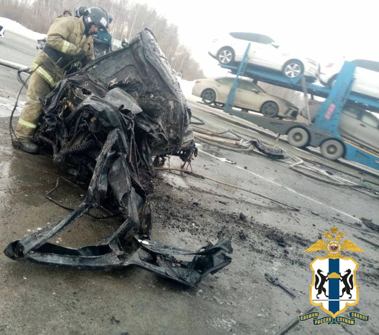 Жесткое смертельное ДТП с тремя грузовиками произошло на трассе в Новосибирской области Жесткое смертельное ДТП с тремя грузовиками произошло на трассе в Новосибирской области