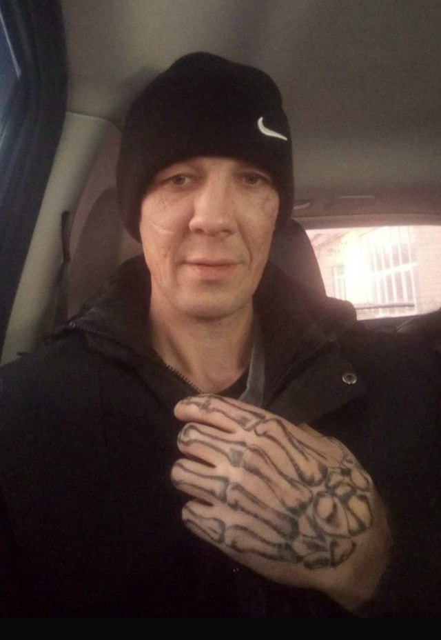 Пропал человек. 41-летний Антонов Станислав Владимирович 26 октября ушел из дома в Барнауле и не вернулся.мВ последний раз его заметили в районе здания на улице Воровского, 113