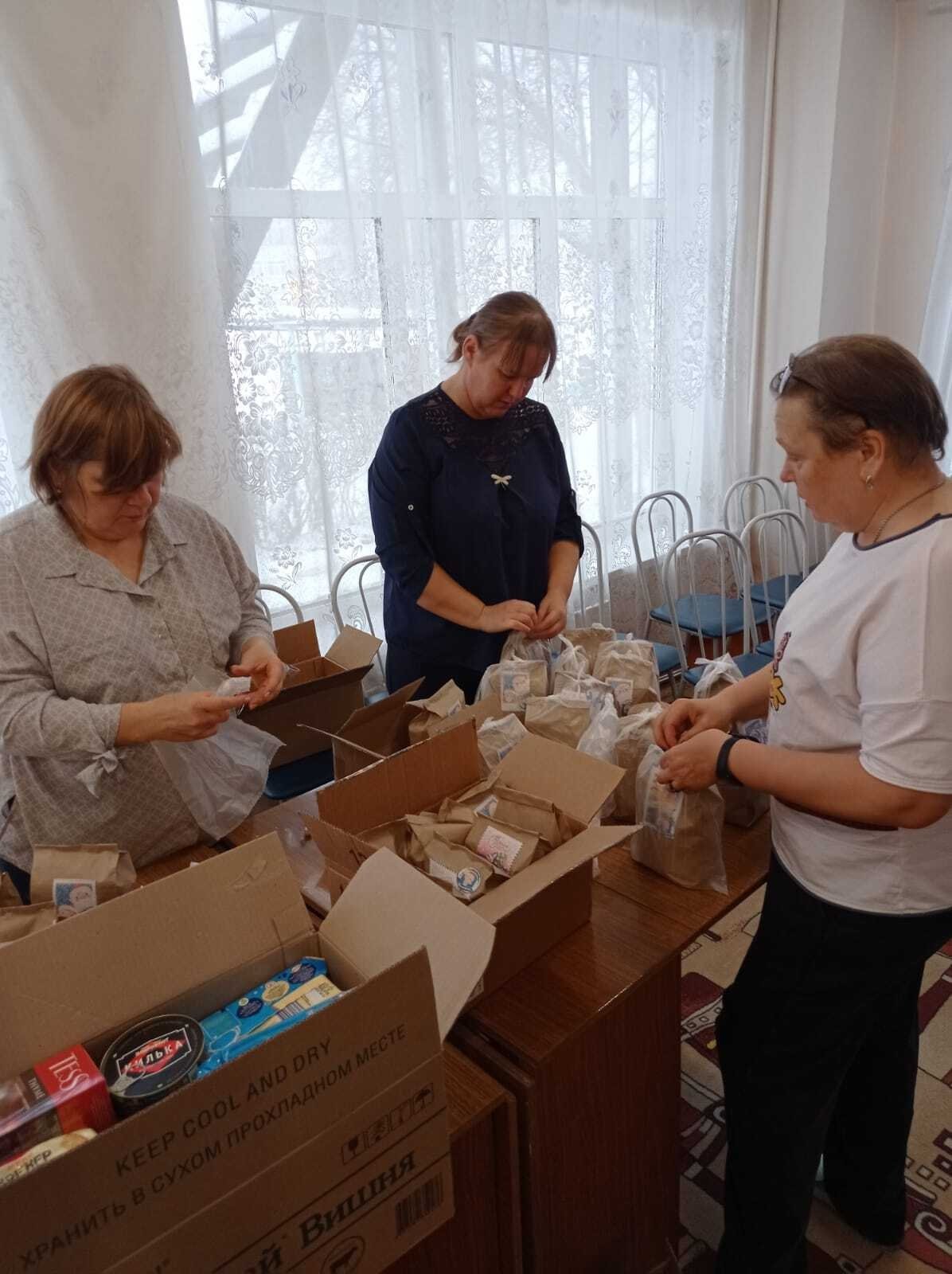 Дети из Новоалтайска собрали новогодние подарки для военнослужащих Дети из Новоалтайска собрали новогодние подарки для военнослужащих