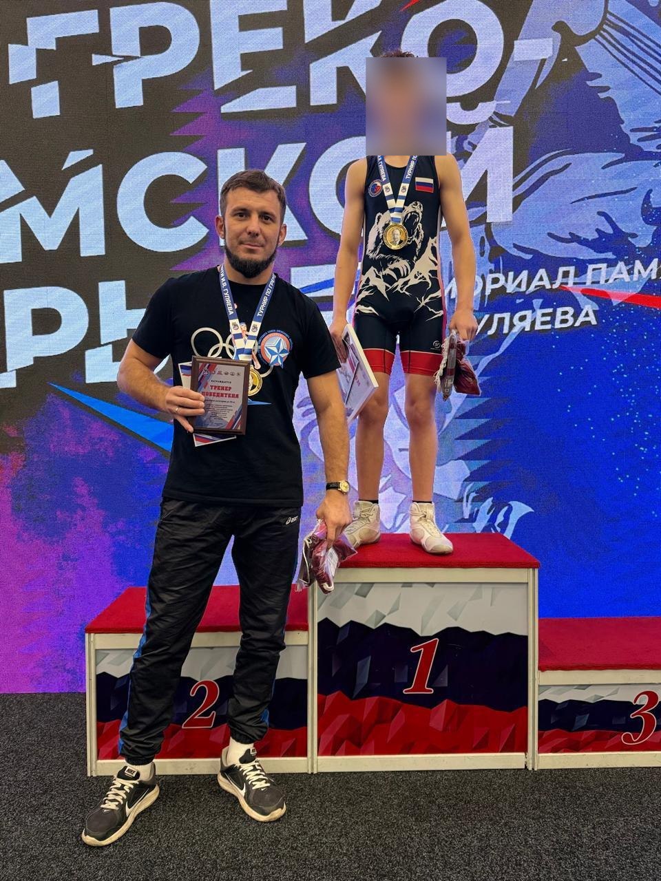 Пробил голову бутылкой: две девушки обвинили спортсмена в избиении в ночном клубе Бийска Пробил голову бутылкой: две девушки обвинили спортсмена в избиении в ночном клубе Бийска