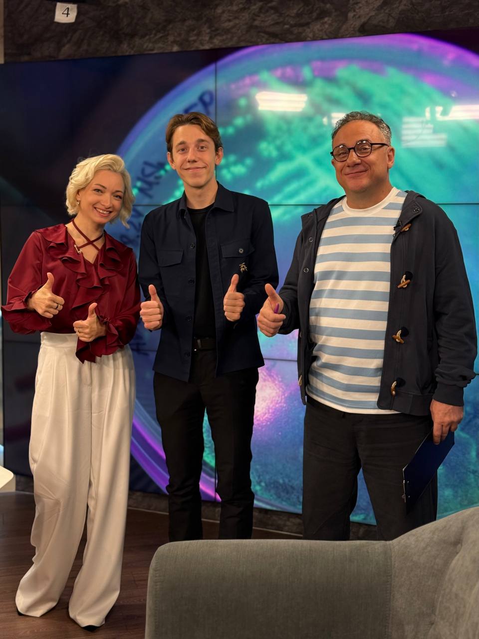 Вжух, и пролетела ещё одна неделя! В «Новом утре» она была такой Вжух, и пролетела ещё одна неделя! В «Новом утре» она была такой