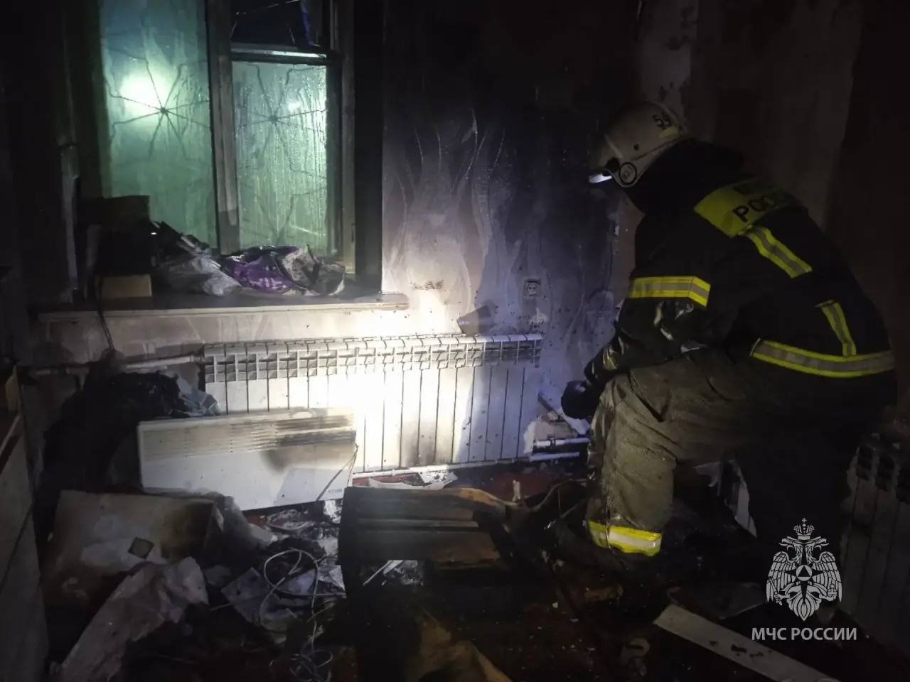 В Камне-на-Оби горела квартира в доме на улице Титова В Камне-на-Оби горела квартира в доме на улице Титова