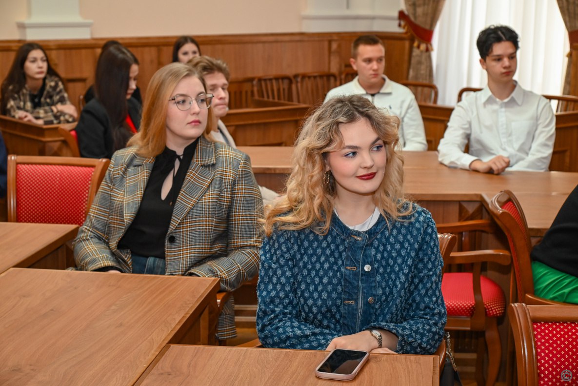 В администрации города прошло обучающее занятие с лидерами молодежного волонтерского антинаркотического движения города Барнаула В администрации города прошло обучающее занятие с лидерами молодежного волонтерского антинаркотического движения города Барнаула