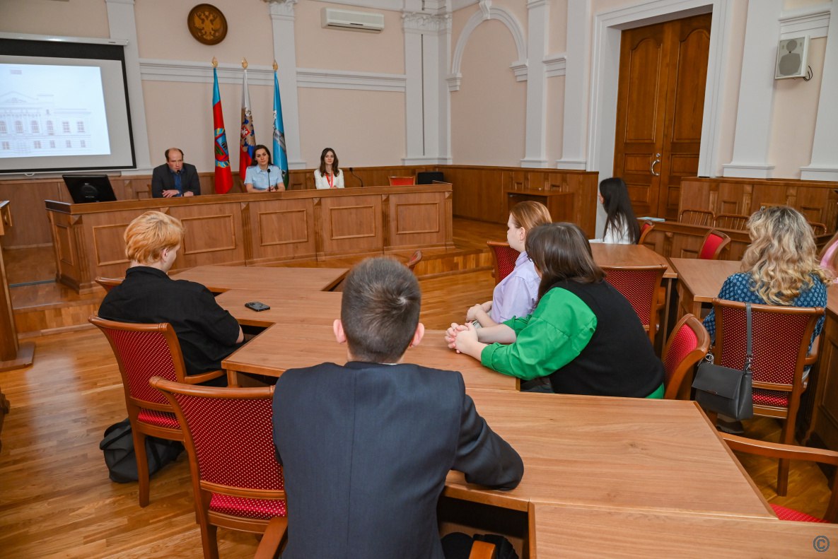 В администрации города прошло обучающее занятие с лидерами молодежного волонтерского антинаркотического движения города Барнаула В администрации города прошло обучающее занятие с лидерами молодежного волонтерского антинаркотического движения города Барнаула