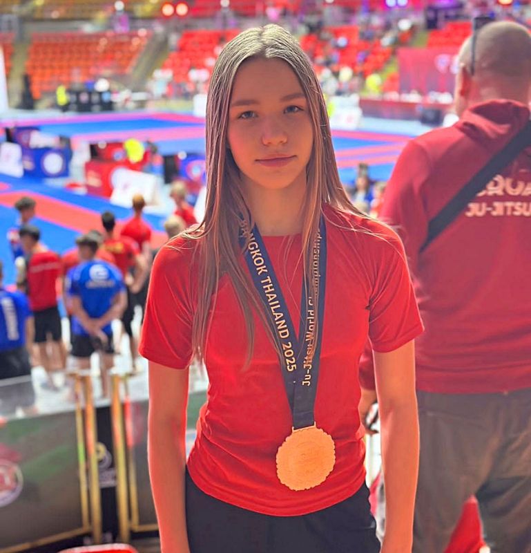 Нелли Цимбалюк — бронзовый призёр первенства мира по джиу-джитсу среди спортсменов до 16 лет в Таиланде