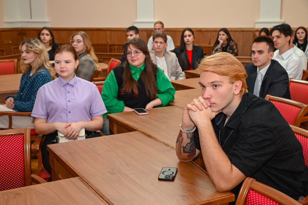 В администрации Барнаула состоялось обучающее занятие для лидеров молодежного волонтерского антинаркотического движения В администрации Барнаула состоялось обучающее занятие для лидеров молодежного волонтерского антинаркотического движения