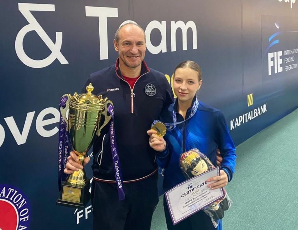 Саблистка Мария Третьякова в составе сборной России выиграла этап юниорского Кубка мира по фехтованию в Ташкенте