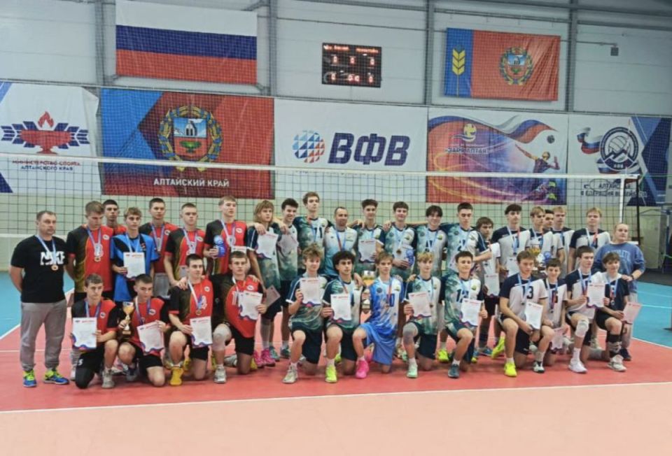 Волейболисты «Зари Алтая» из Барнаула — победители первенства Алтайского края среди юношей до 19 лет
