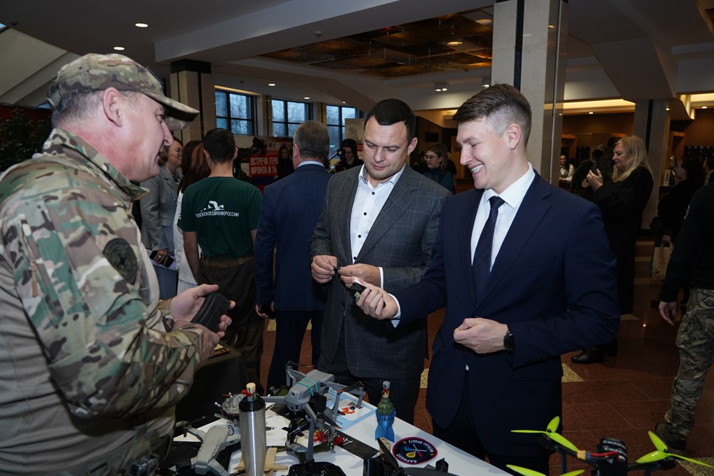 Трое депутатов гордумы отмечены наградами за поддержку СВО Трое депутатов гордумы отмечены наградами за поддержку СВО