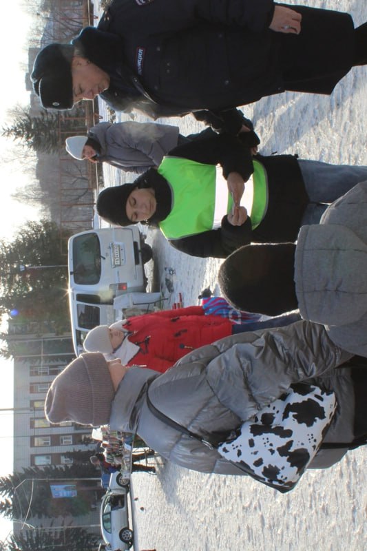 Госавтоинспекция города Новоалтайска провела акцию «День памяти жертв ДТП» Госавтоинспекция города Новоалтайска провела акцию «День памяти жертв ДТП»