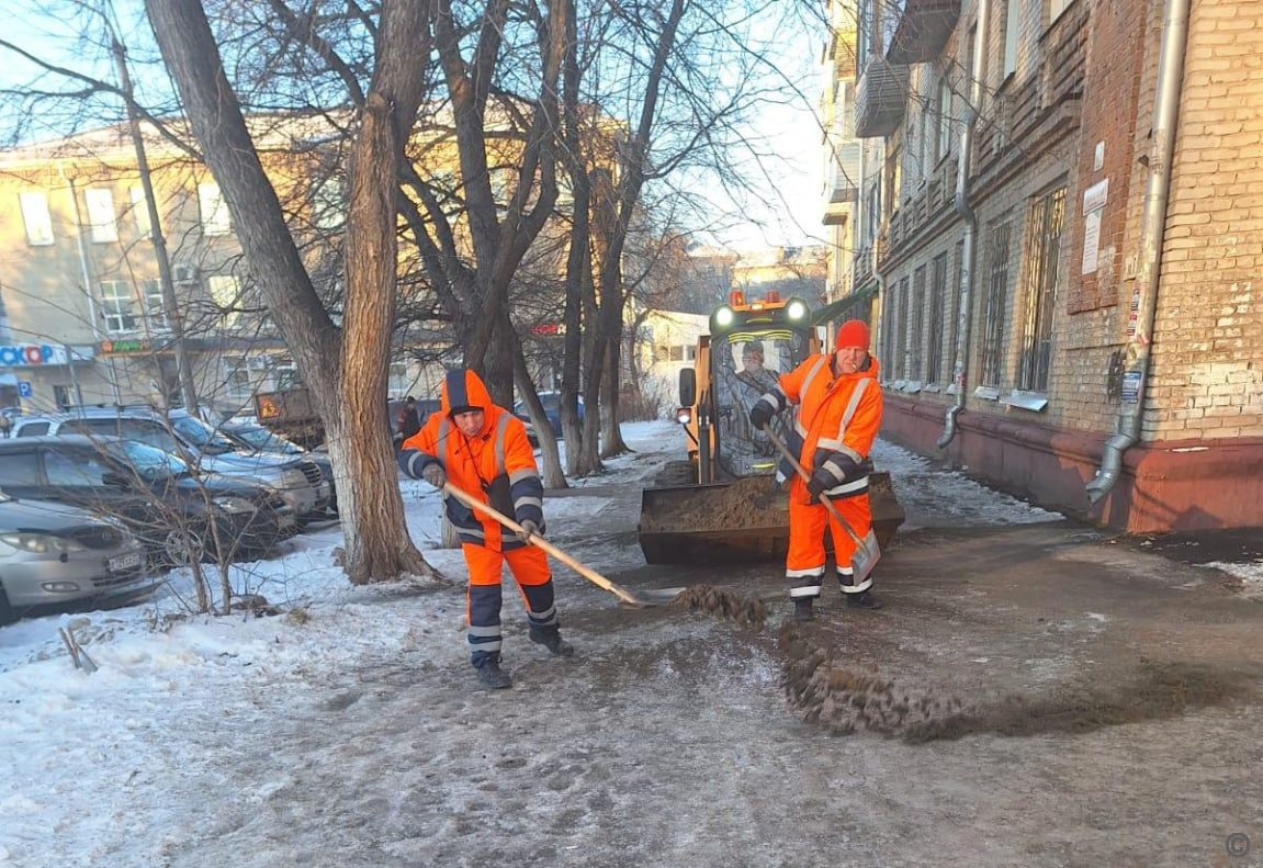 МБУ «Автодорстрой» проводит работы по противогололедной обработке тротуаров города МБУ «Автодорстрой» проводит работы по противогололедной обработке тротуаров города