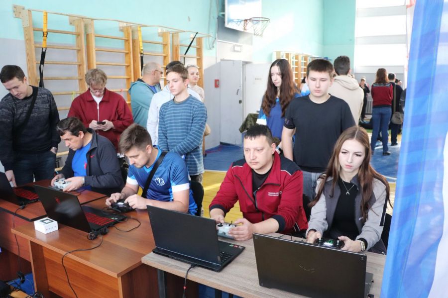 На ХХ краевой Спартакиаде госслужащих прошли соревнования по управлению дронами и армейской тактической стрельбе На ХХ краевой Спартакиаде госслужащих прошли соревнования по управлению дронами и армейской тактической стрельбе