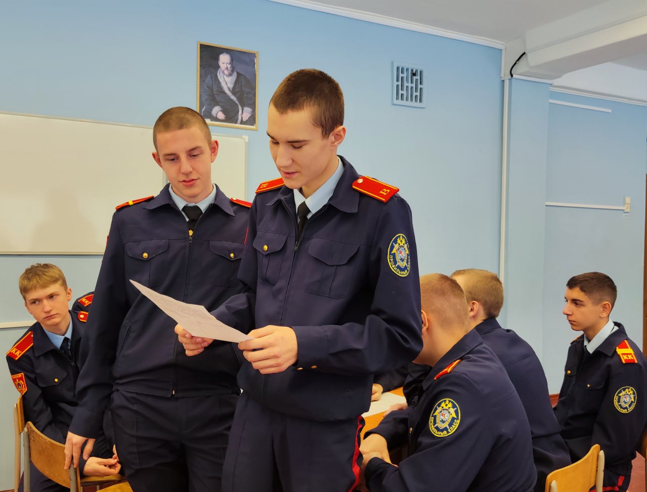 Сотрудники следственного управления СК России по Алтайскому краю провели для кадет профильного класса Барнаульского кадетского корпуса правовую викторину Сотрудники следственного управления СК России по Алтайскому краю провели для кадет профильного класса Барнаульского кадетского корпуса правовую викторину