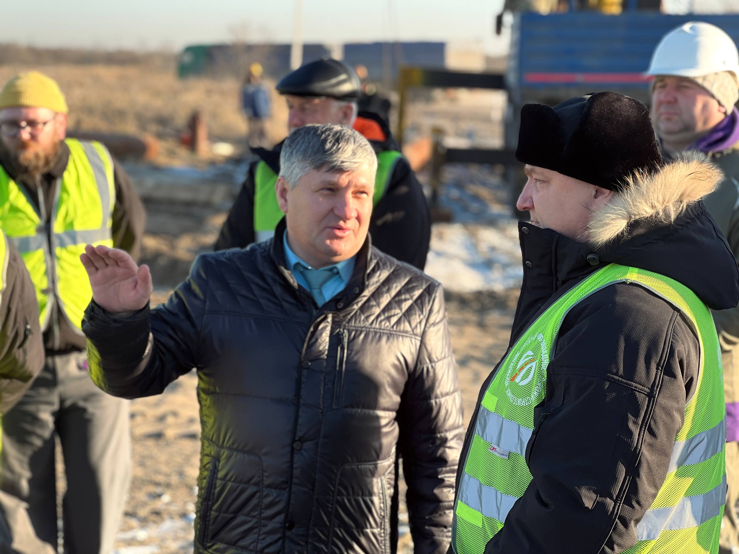 Сегодня провел выездное совещание с представителями АО «Юго-Западное ДСУ» на месте капитального ремонта моста по улице Тракторной Сегодня провел выездное совещание с представителями АО «Юго-Западное ДСУ» на месте капитального ремонта моста по улице Тракторной