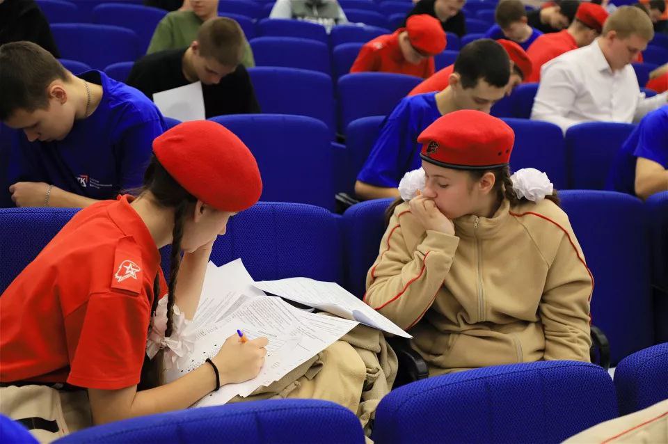 Первые соревнования юнармейцев прошли в Бийске Первые соревнования юнармейцев прошли в Бийске