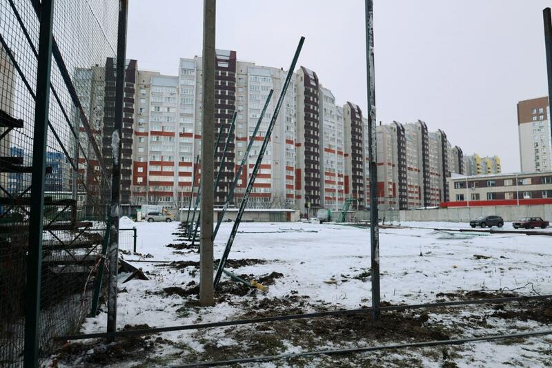 Стадион по хоккею "Коммунальщик" в Барнауле начали готовить к застройке очередным ЖК Стадион по хоккею "Коммунальщик" в Барнауле начали готовить к застройке очередным ЖК