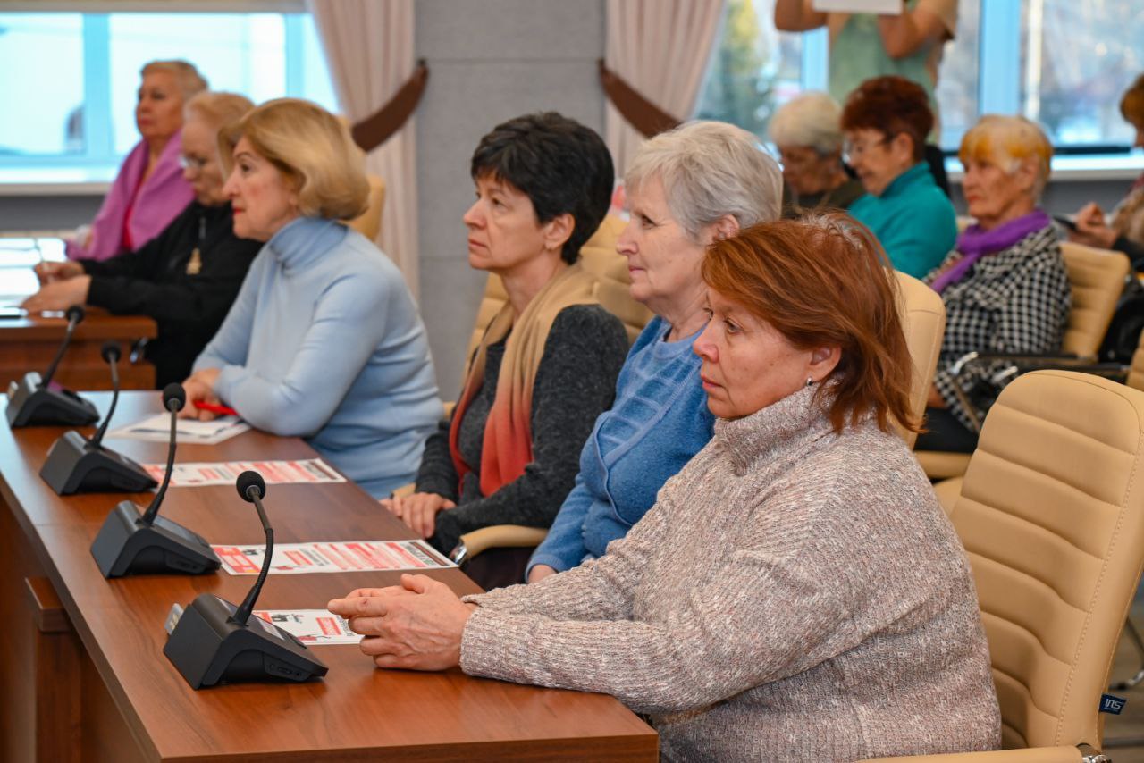 В Барнауле сотрудники полиции провели масштабный форум по профилактике мошенничества с пенсионерами краевой столицы В Барнауле сотрудники полиции провели масштабный форум по профилактике мошенничества с пенсионерами краевой столицы