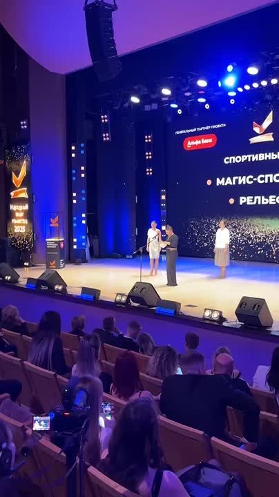 Победитель в номинации «Спортивный клуб года» — сеть тренажерных залов «Рельеф»