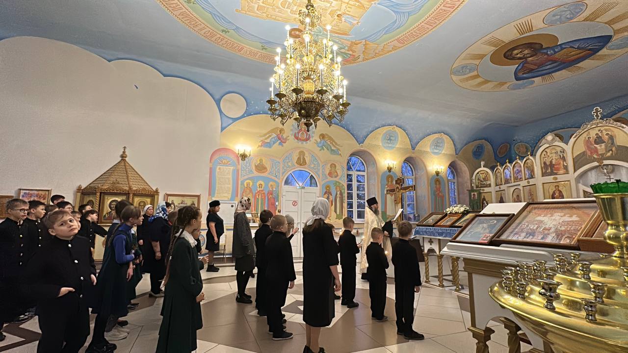 Бийские школьники выпустили голубей в память о погибших в ДТП Бийские школьники выпустили голубей в память о погибших в ДТП