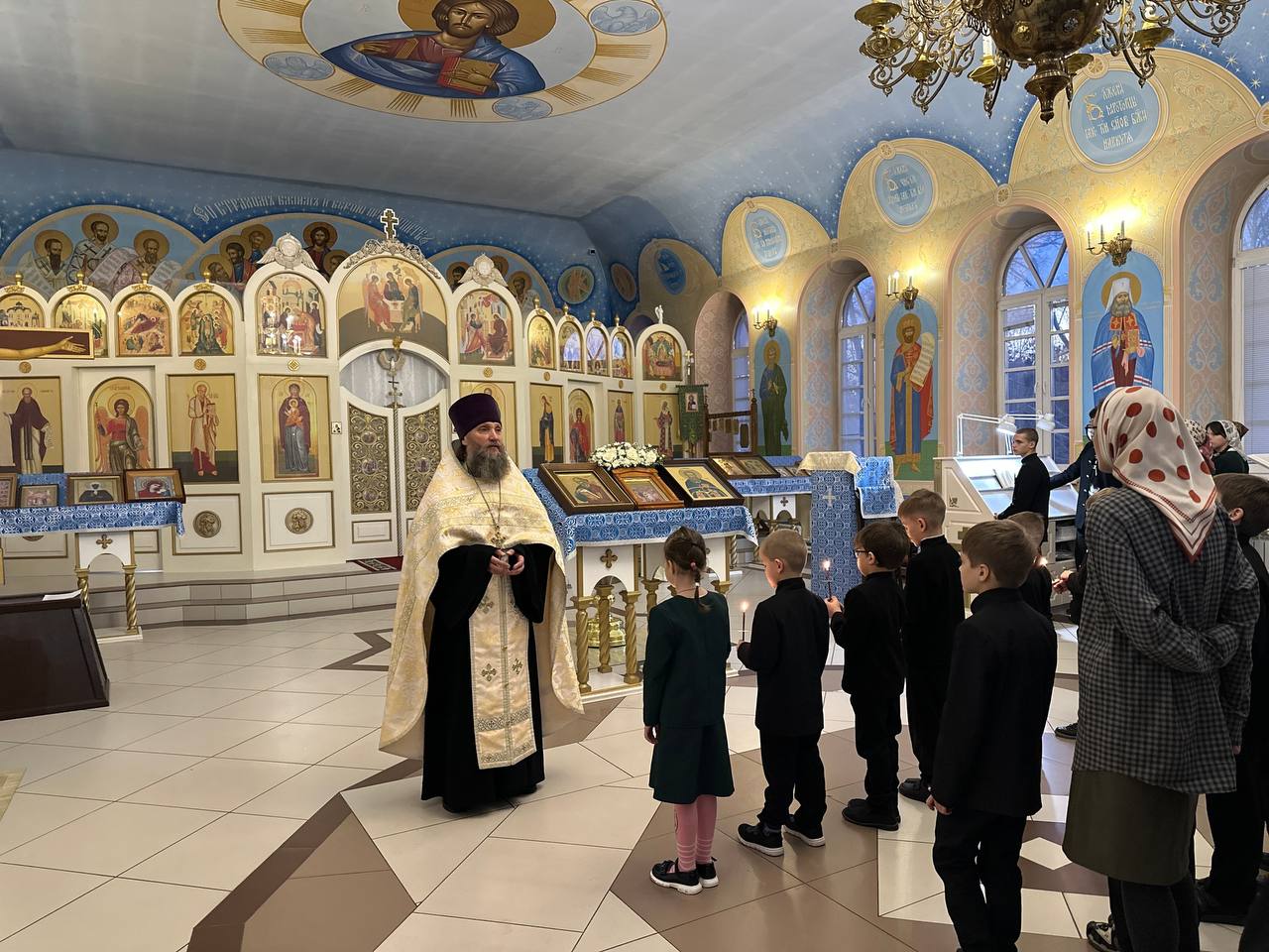 Бийские школьники выпустили голубей в память о погибших в ДТП Бийские школьники выпустили голубей в память о погибших в ДТП