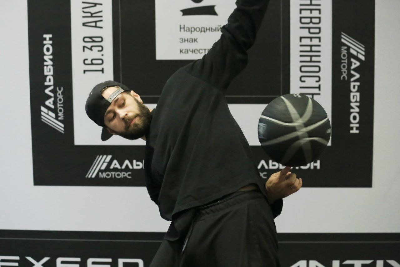 Весь вечер будем ловить гостей премии в объектив! Обязательно найдите себя в большом фотоотчете на сайте amic.ru Весь вечер будем ловить гостей премии в объектив! Обязательно найдите себя в большом фотоотчете на сайте amic.ru