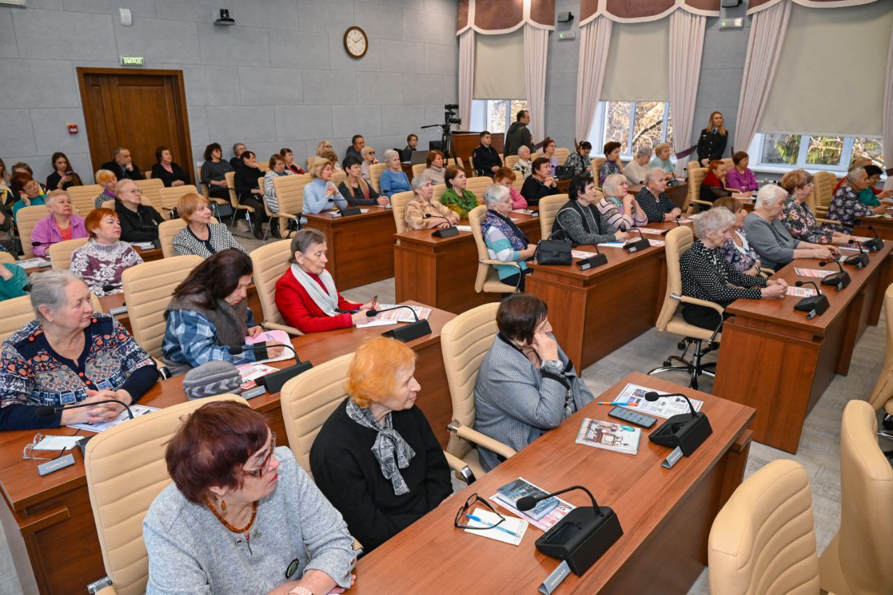 В Барнауле сотрудники полиции провели масштабный форум по профилактике мошенничества с пенсионерами краевой столицы В Барнауле сотрудники полиции провели масштабный форум по профилактике мошенничества с пенсионерами краевой столицы